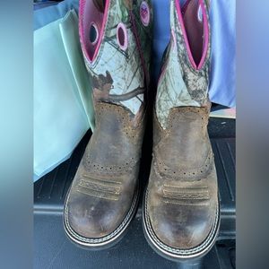 Worn Ariat boots. Can’t fit anymore.